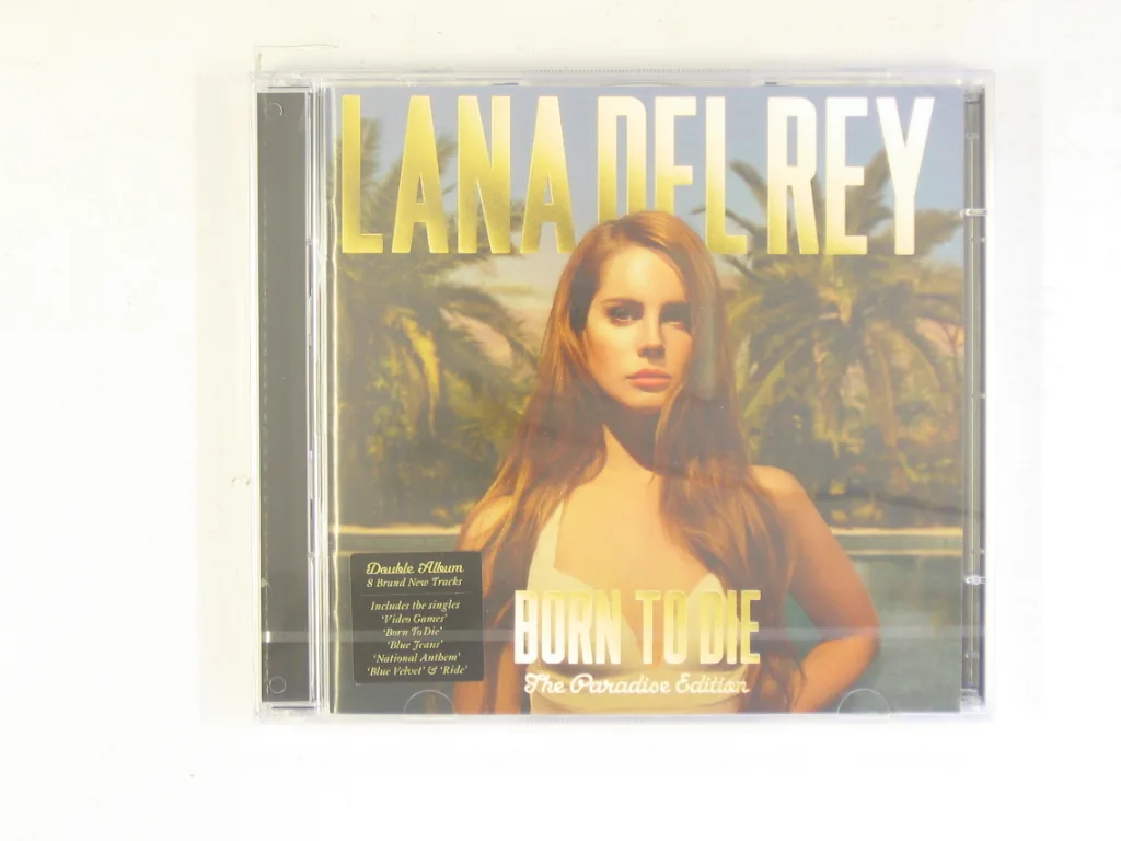 Copertina di Born To Die