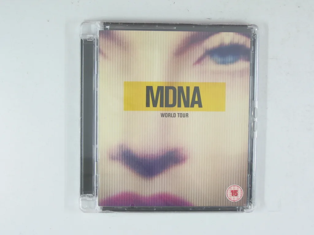 Copertina di Mdna World Tour