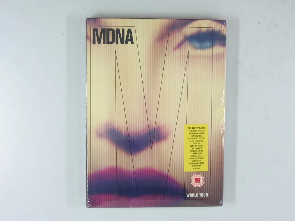 Copertina di Mdna World Tour