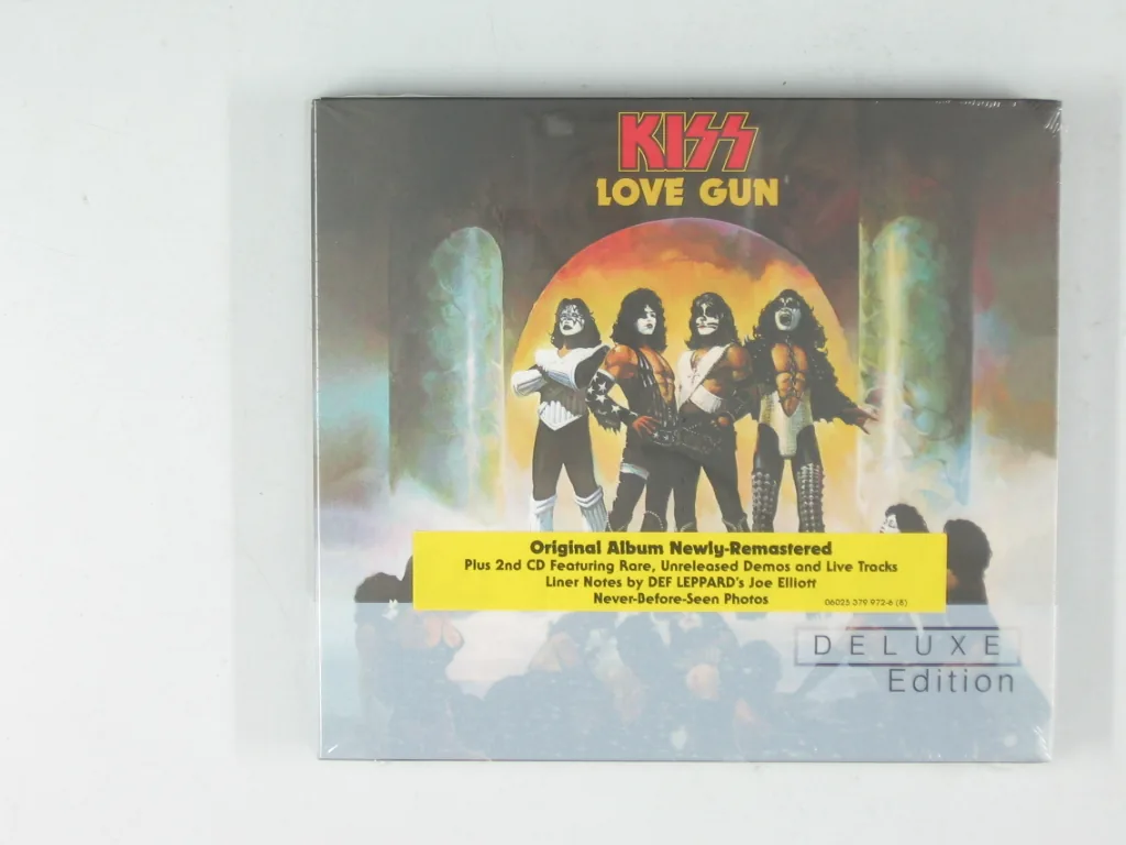 Copertina di Love Gun