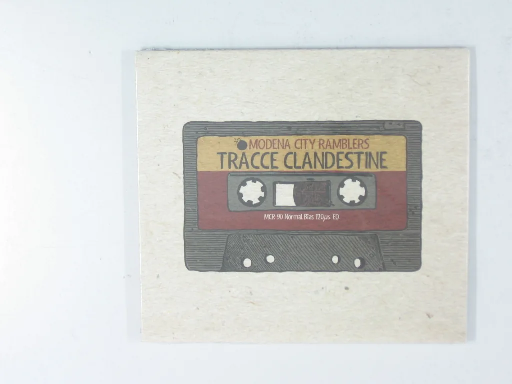 Copertina di Tracce Clandestine