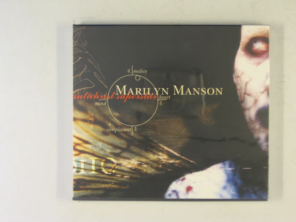 Copertina di Antichrist Superstar