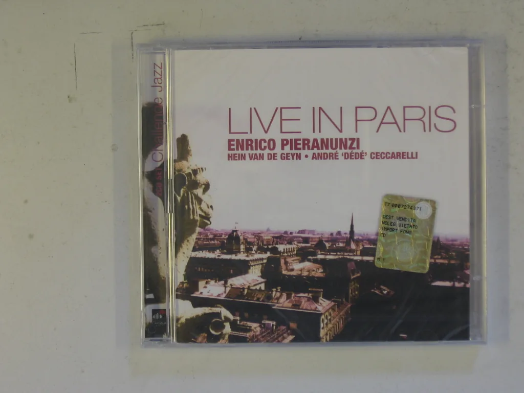 Copertina di Live In Paris