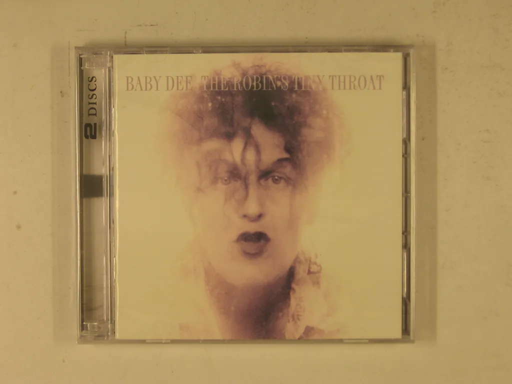 Copertina di The Robin'S Tiny Throat