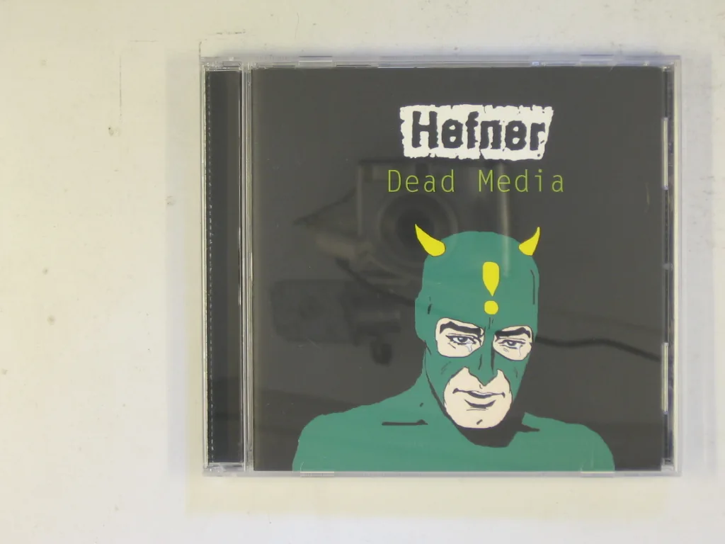 Copertina di Dead Media