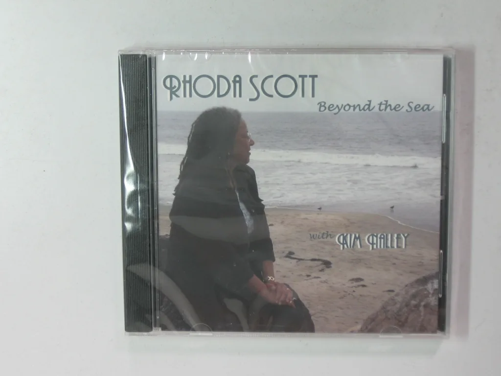 Copertina di Beyond The Sea
