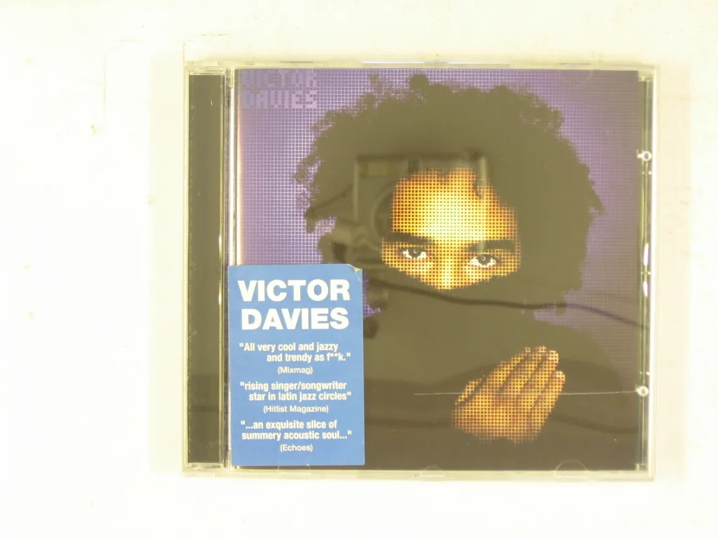 Copertina di Victor Davies