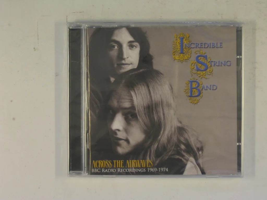 Copertina di Across The Airwaves