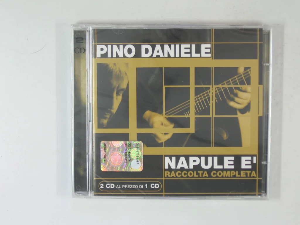 Copertina di Napule È