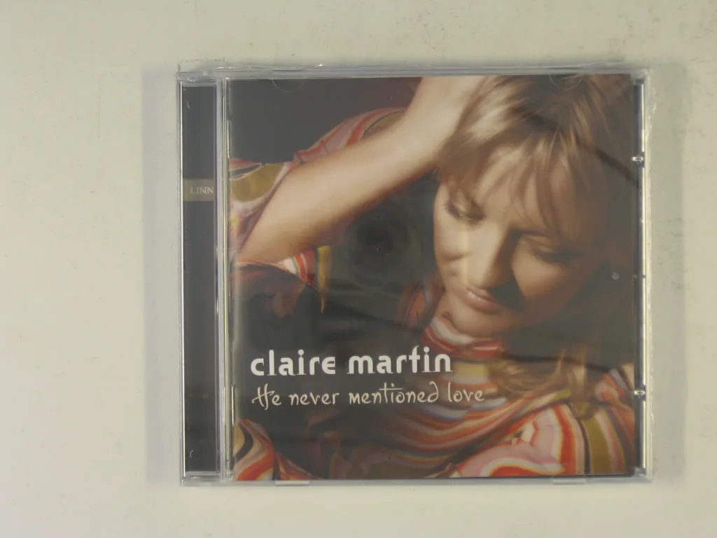 Copertina di The Never Mentioned Love