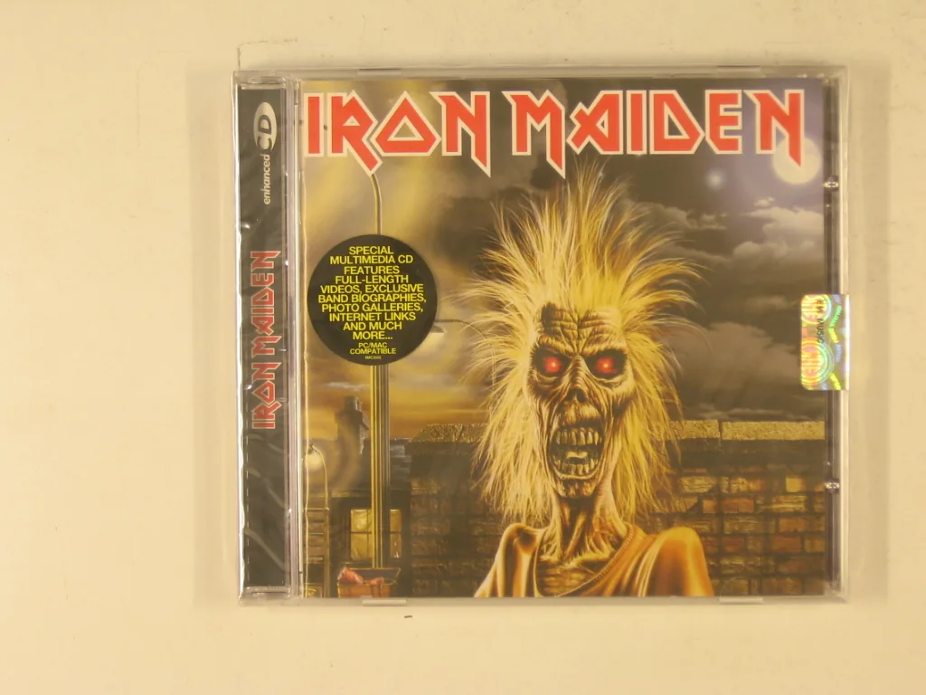 Copertina di Iron Maiden