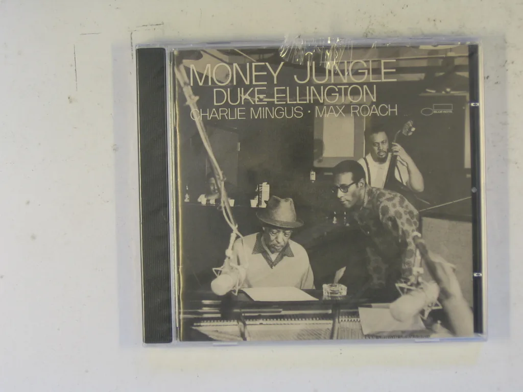 Copertina di Money Jungle
