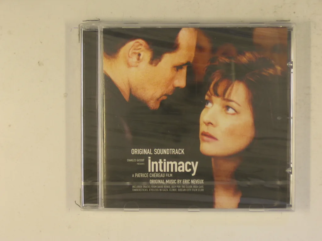 Copertina di Intimacy