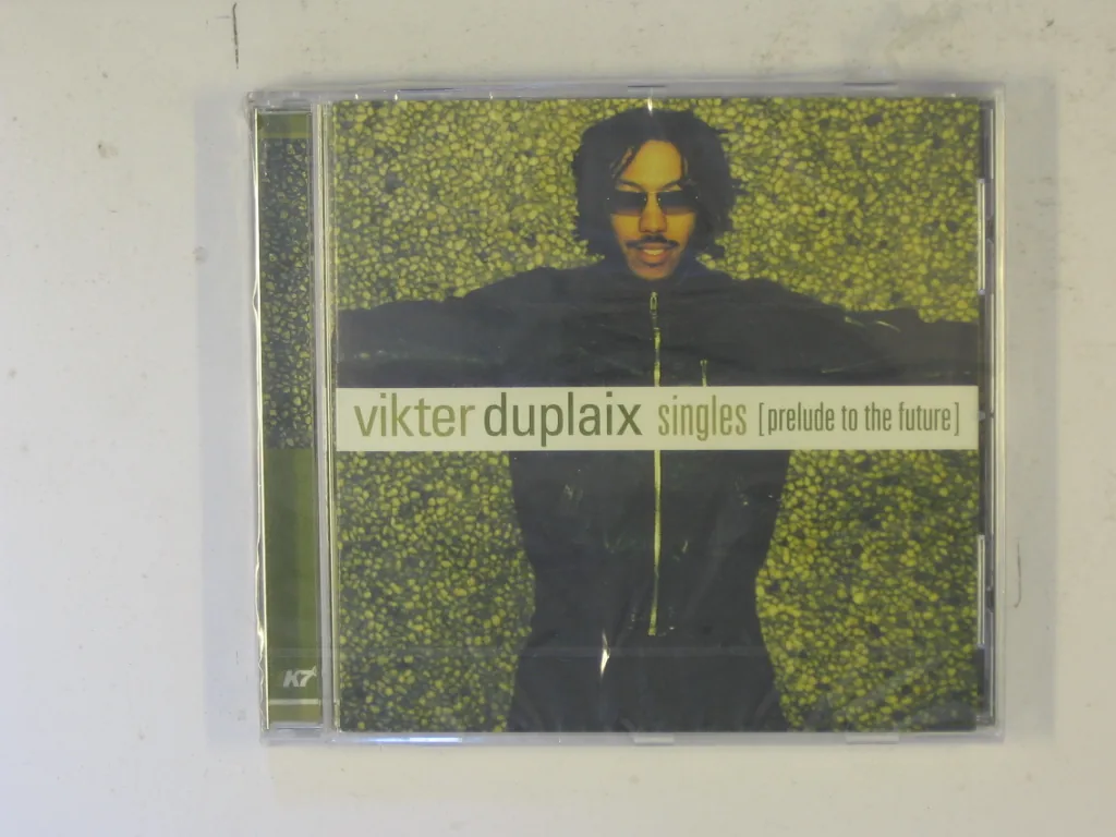 Copertina di Singles (Prelude To The Future)