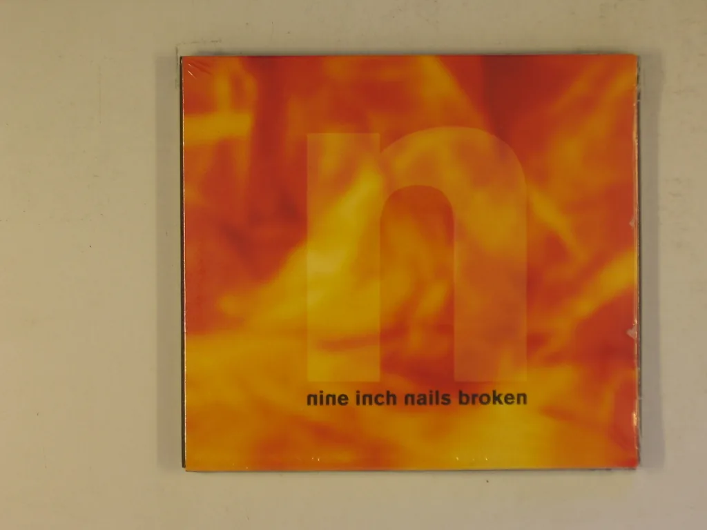 Copertina di Broken
