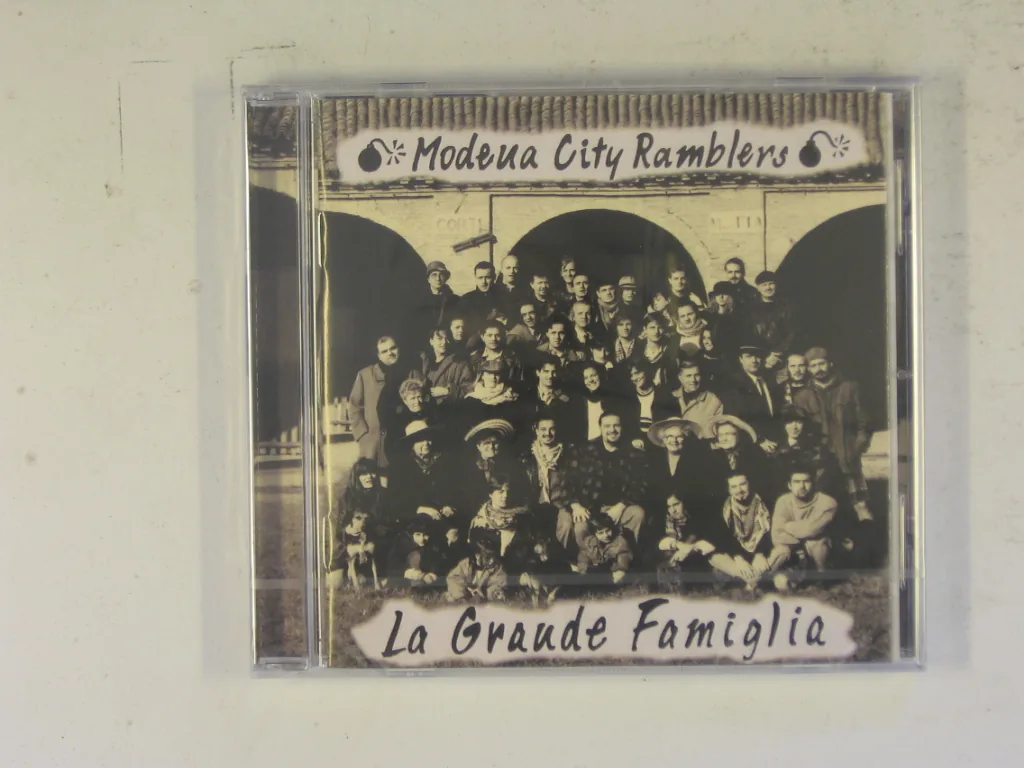 Copertina di La Grande Famiglia