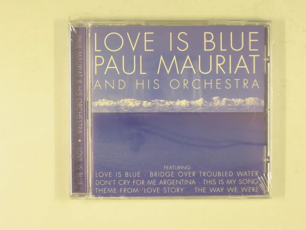 Copertina di Love Is Blue