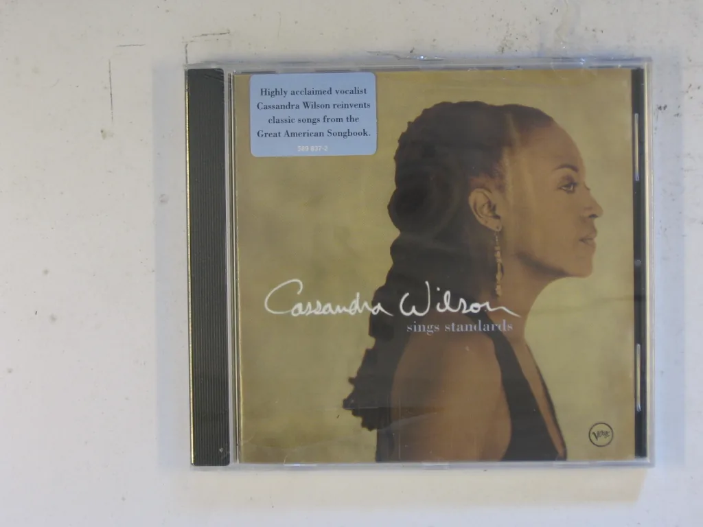 Copertina di Sings Standards