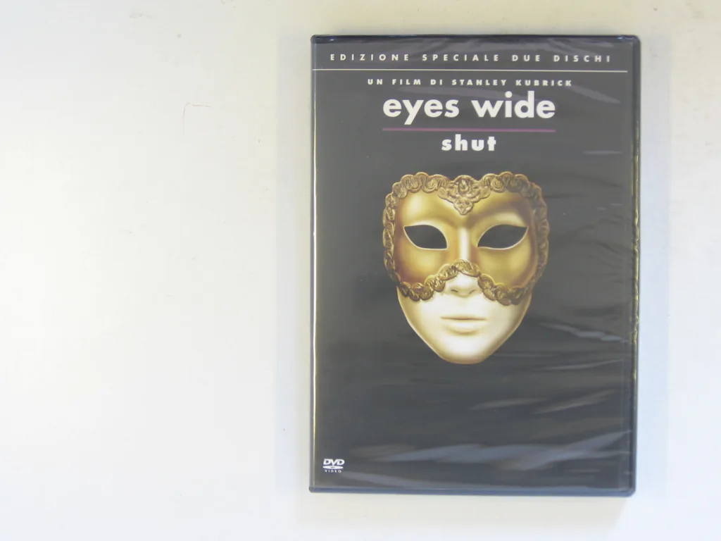 Copertina di Eyes Wide Shut
