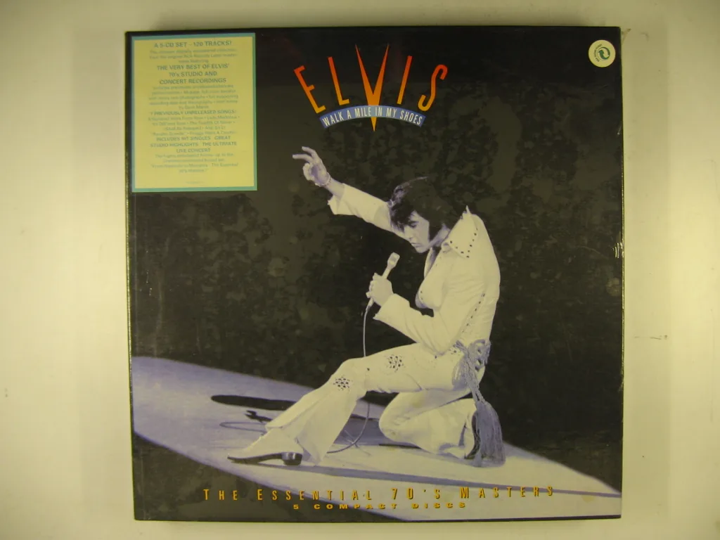 Copertina di Walk A Mile In My Shoes -The Essential 70'S Master