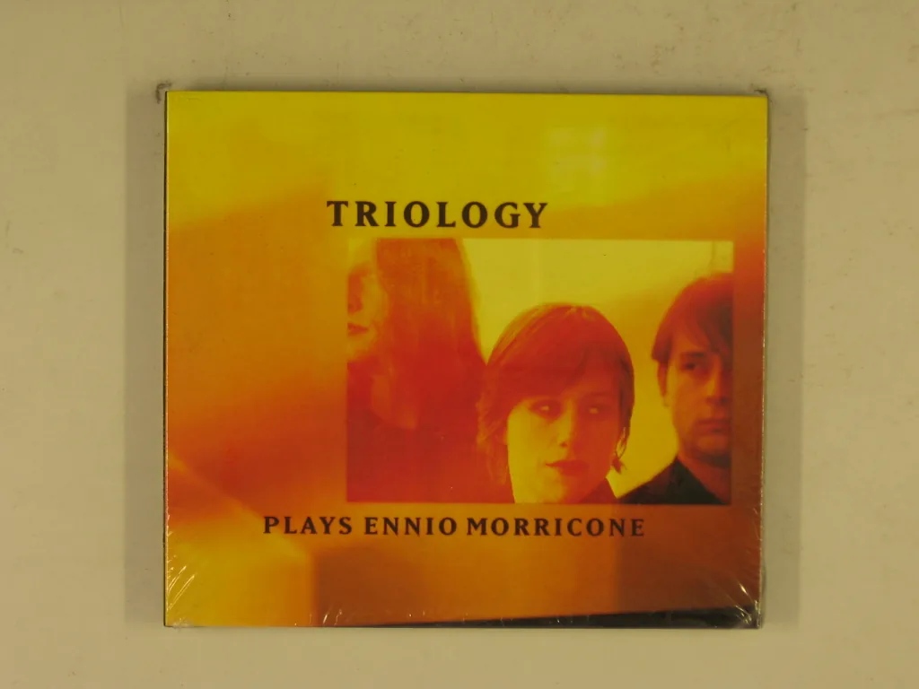 Copertina di Plays Ennio Morricone