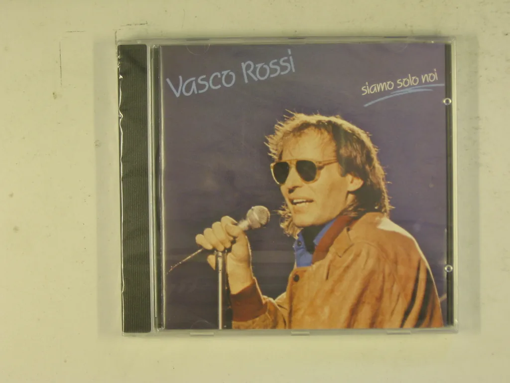 Copertina di Siamo Solo Noi