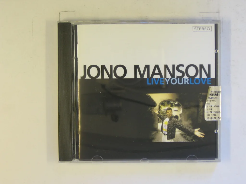 Copertina di Live Your Love