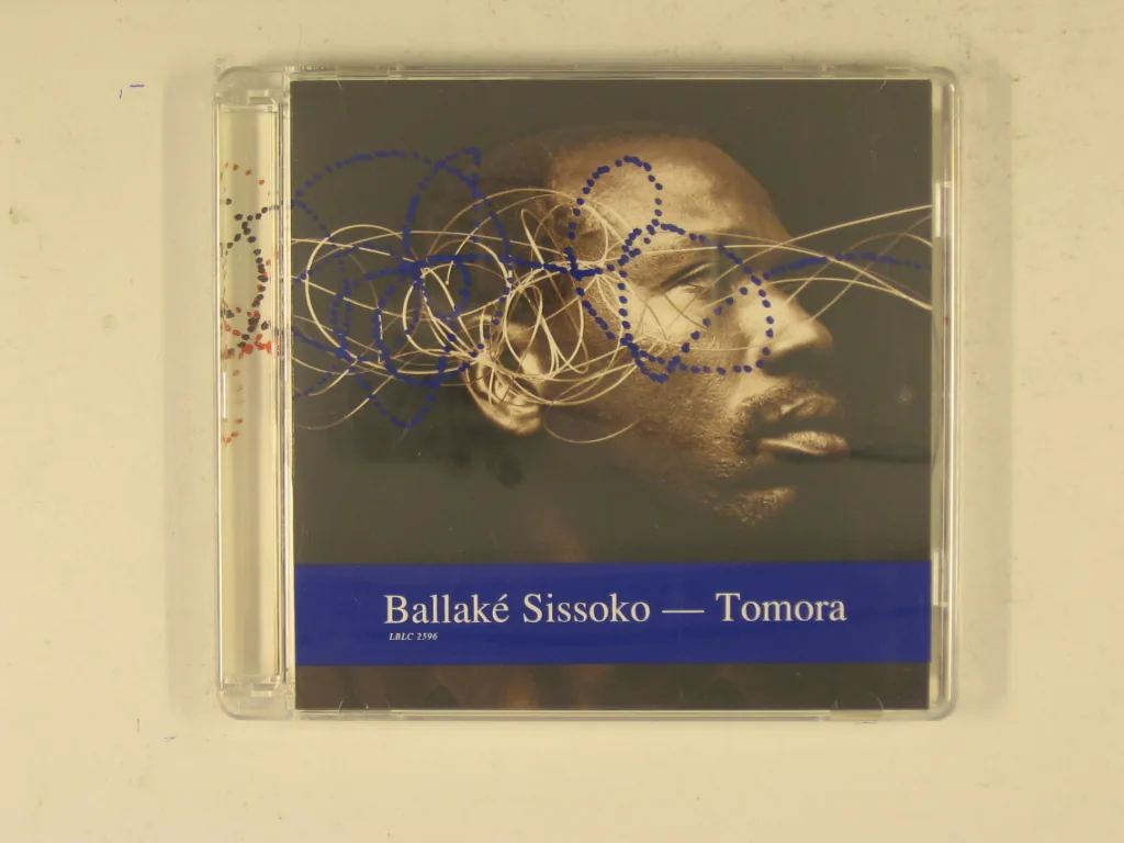 Copertina di Tomora