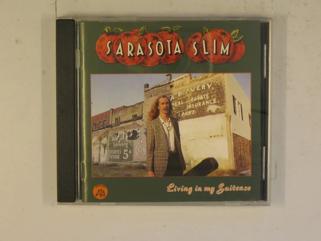 Copertina di Living In My Suitcase