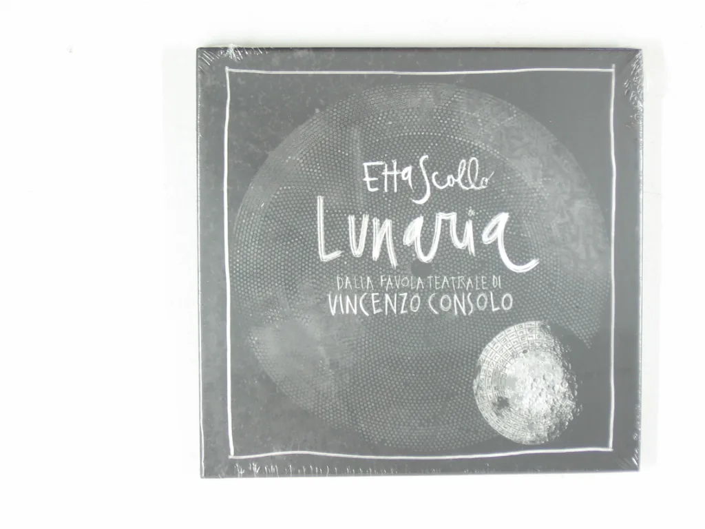 Copertina di Lunaria