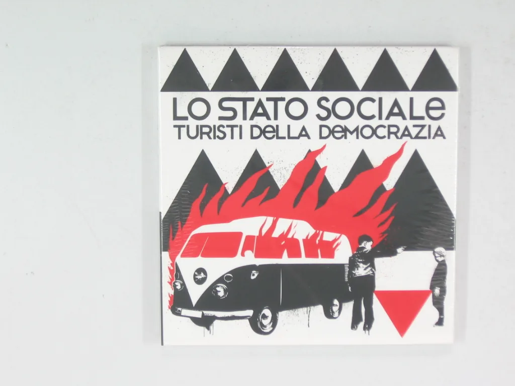 Copertina di Turisti Della Democrazia