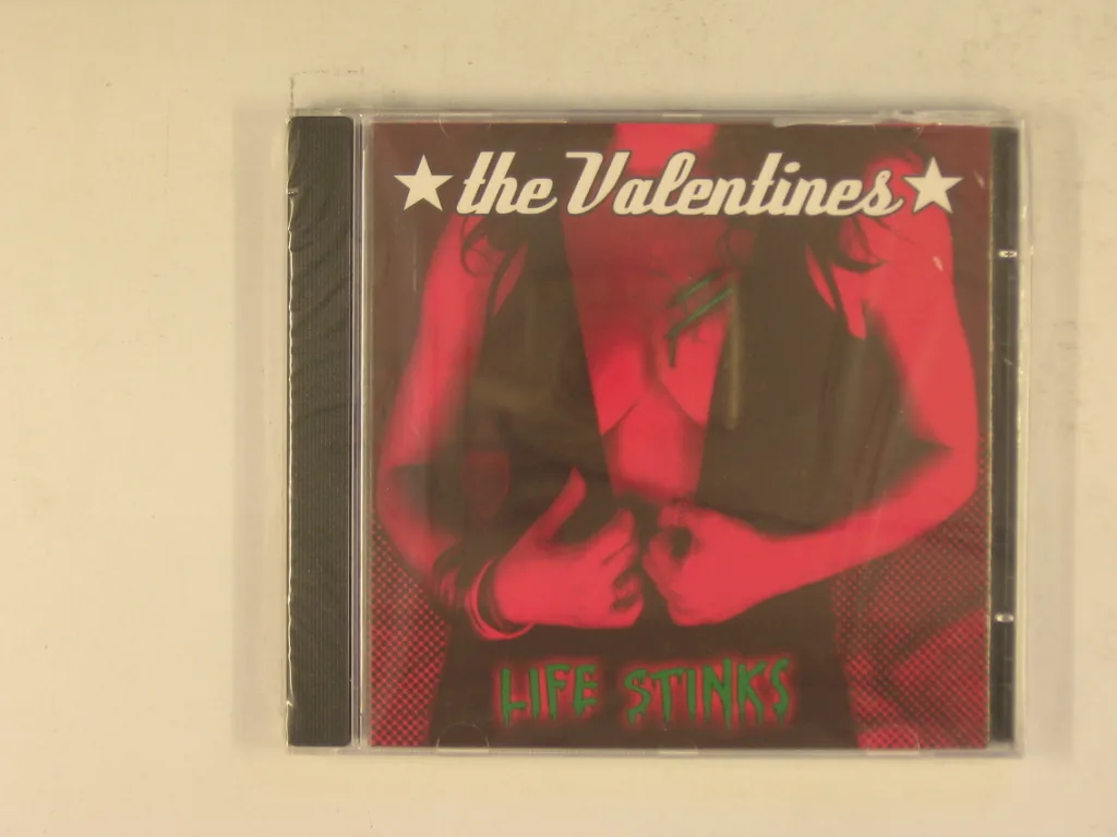 Copertina di Life Stinks