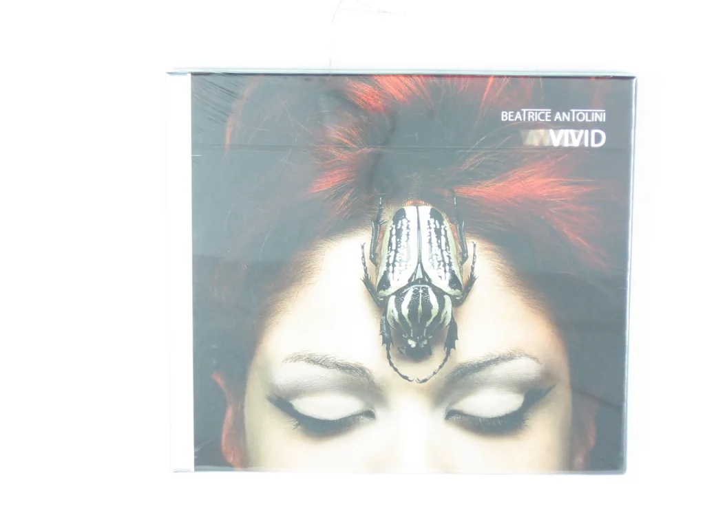 Copertina di Vivid