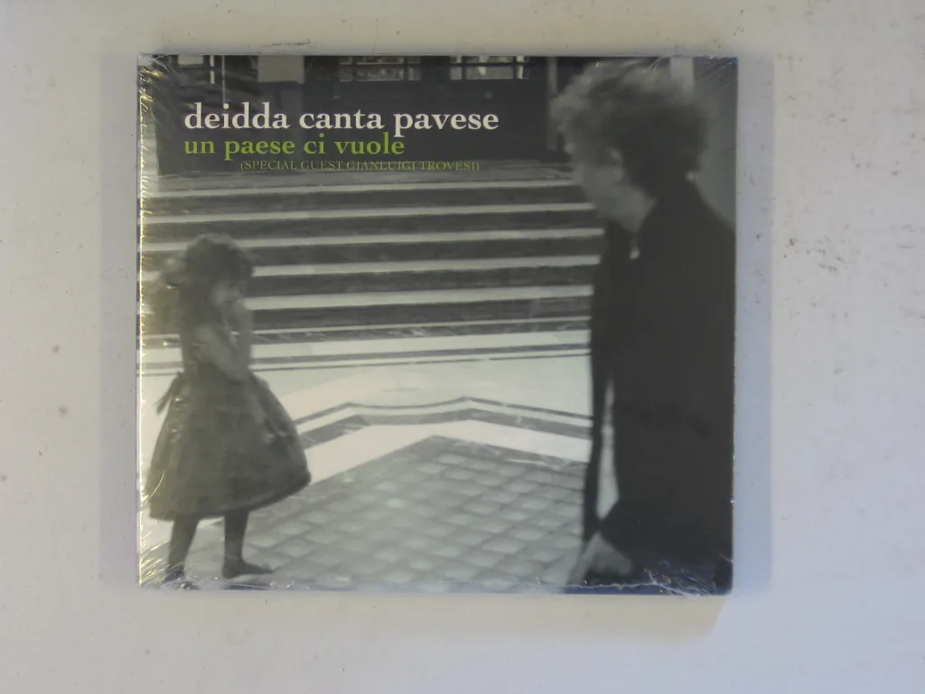 Copertina di Deidda Canta Pavese (Un Paese Ci Vuole)