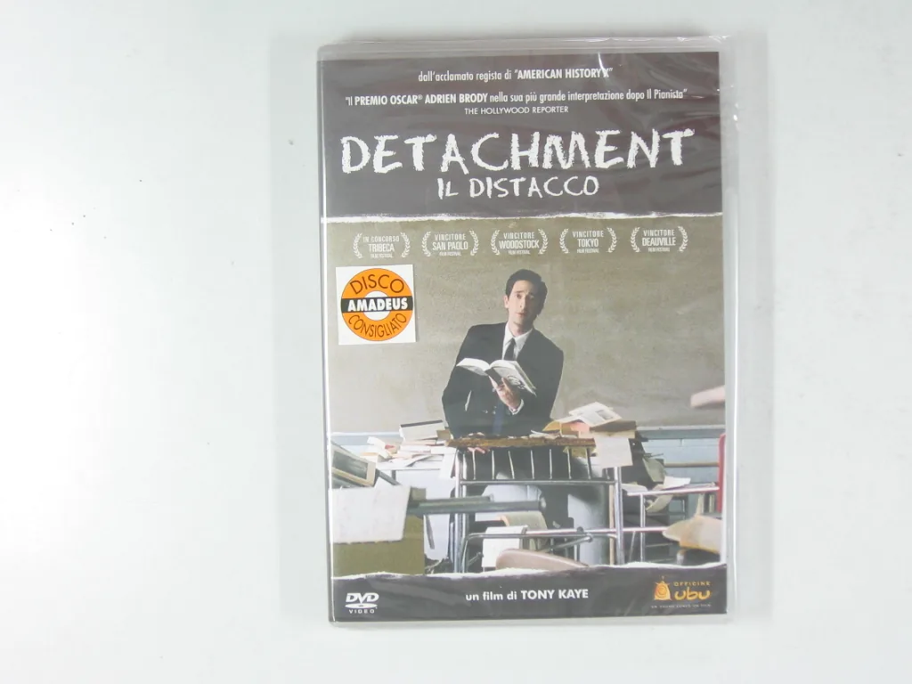 Copertina di Detachment