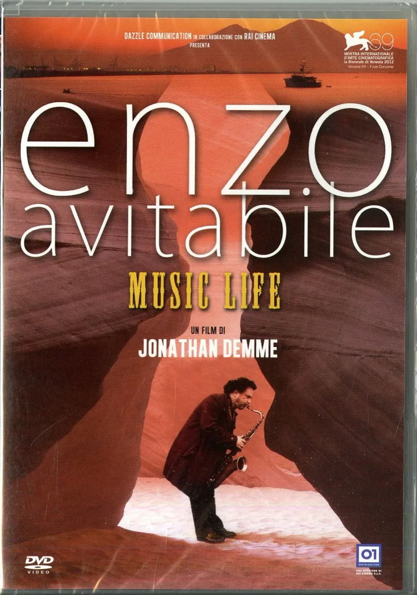 Copertina di Music Life