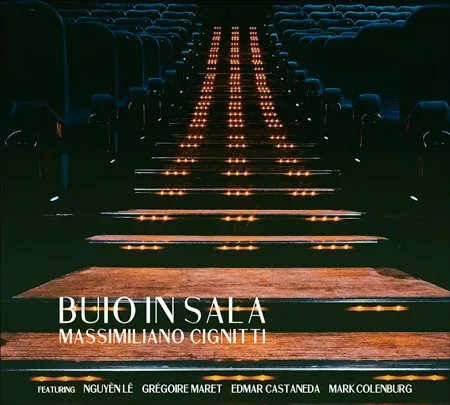 Copertina di Buio In Sala