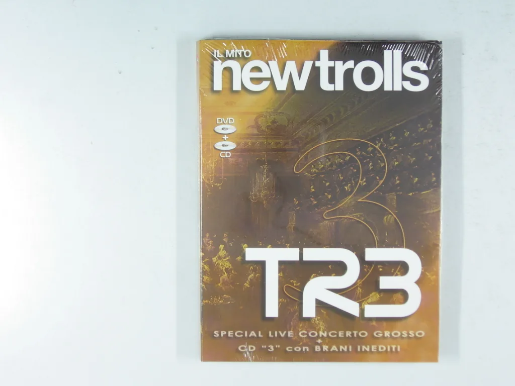 Copertina di Tr3