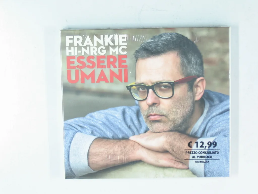 Copertina di Essere Umani