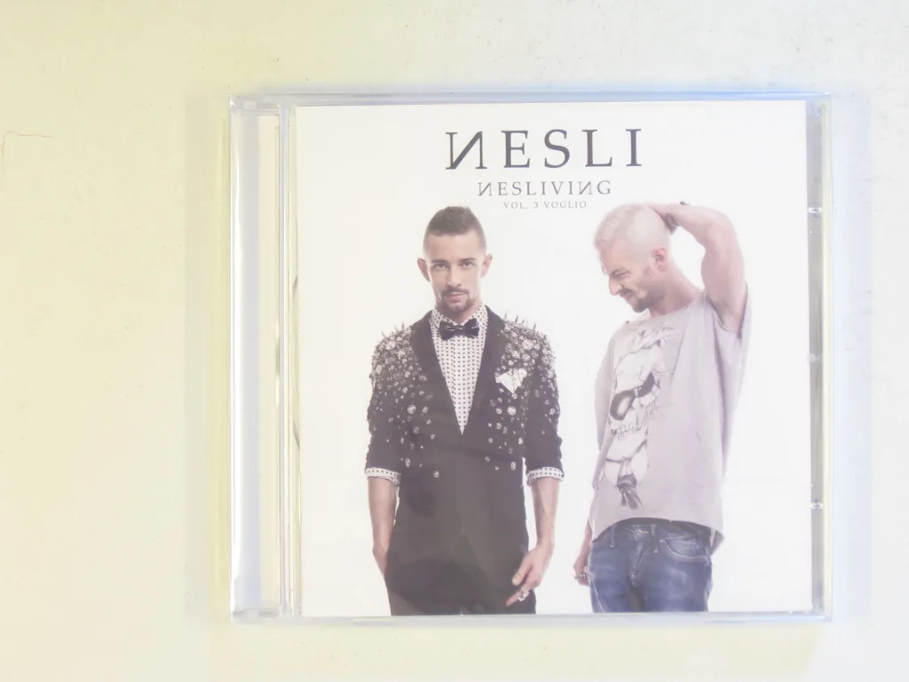 Copertina di Nesliving Vol.3 Voglio