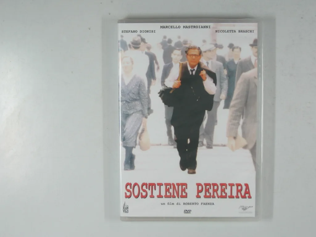 Copertina di Sostiene Pereira