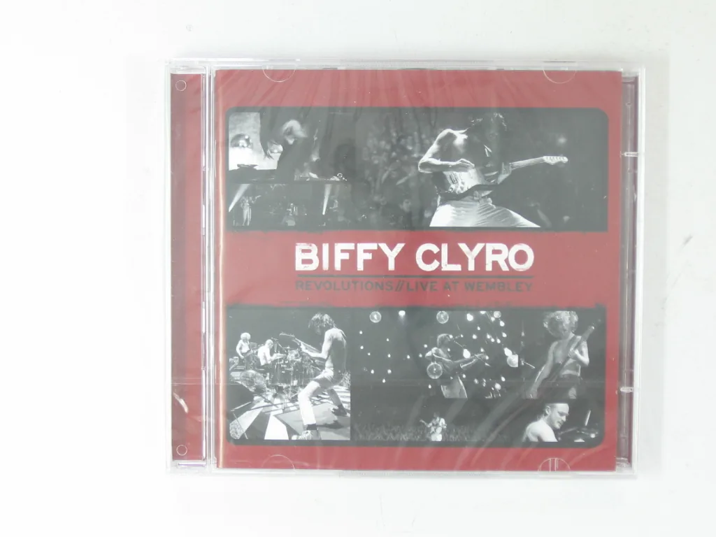 Copertina di Revolutions / Live At Wembley