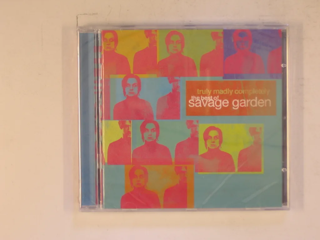 Copertina di Truly Madly Completely: The Best Of Savage Garden