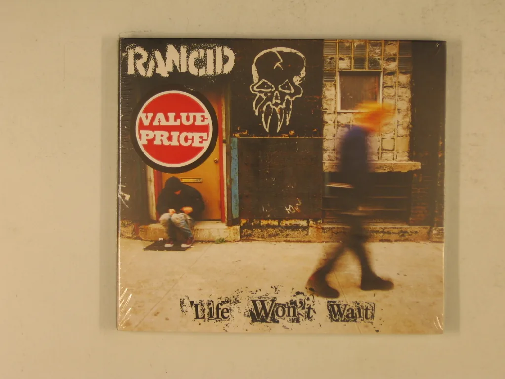 Copertina di Life Won'T Wait