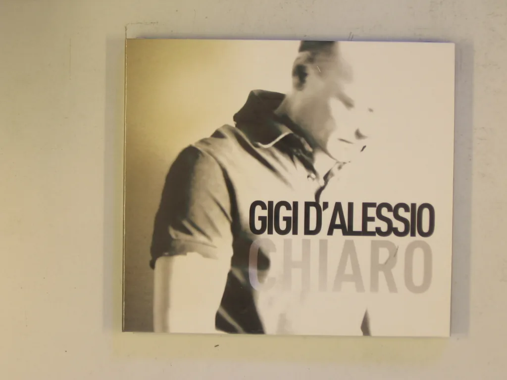 Copertina di Chiaro