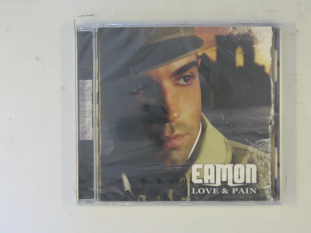 Copertina di Love & Pain