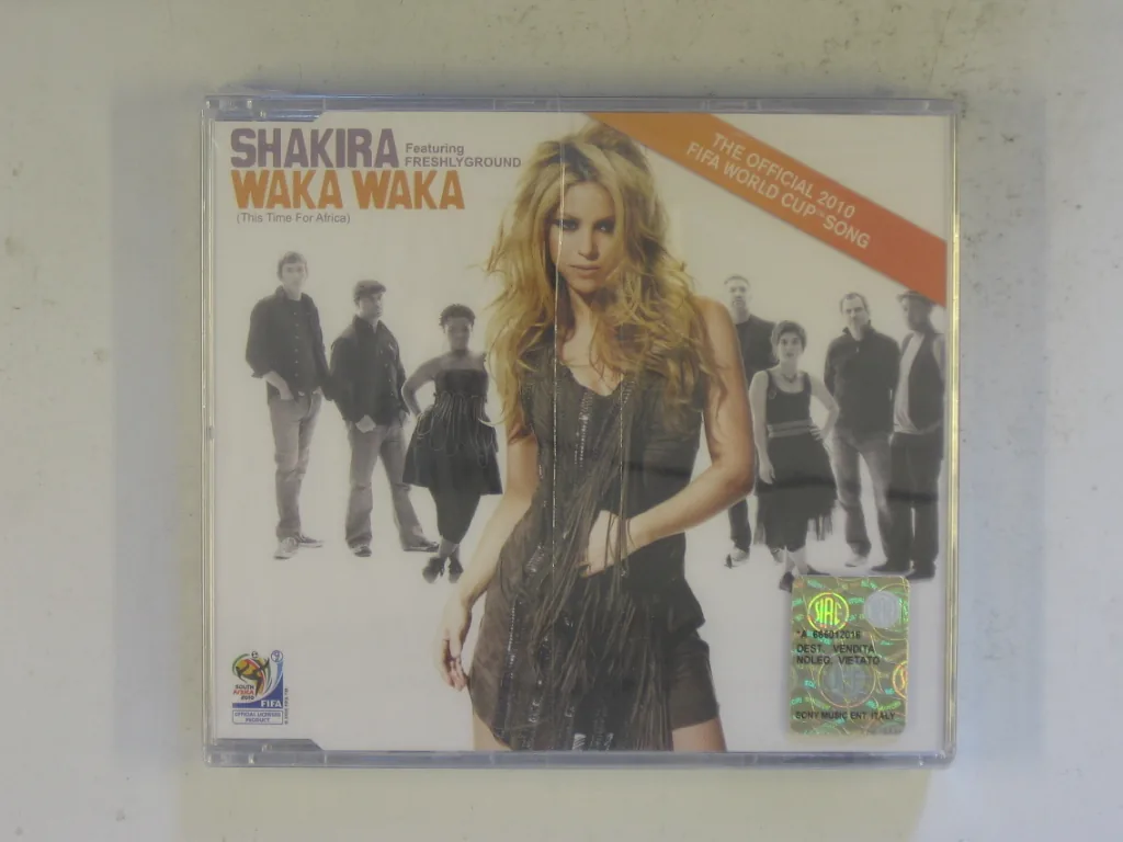 Copertina di Waka Waka (Plus She Wolf)