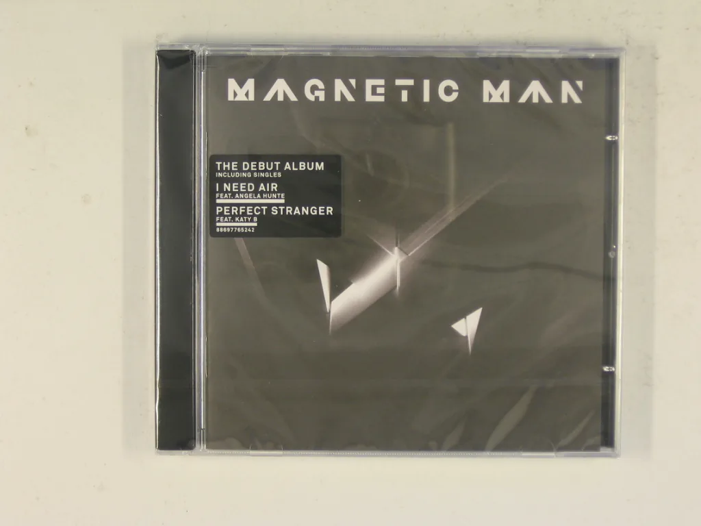 Copertina di Magnetic Man