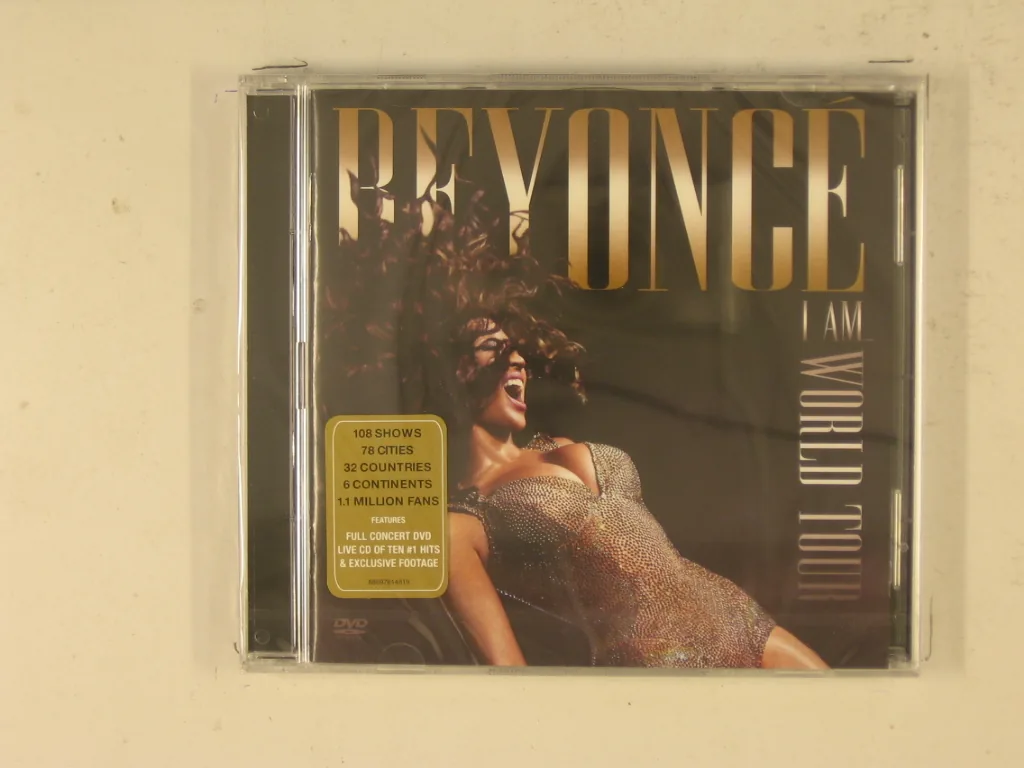 Copertina di World Tour
