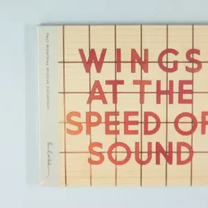 Copertina di Wings At The Speed Of Sound